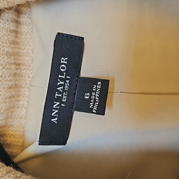 Ann Taylor Asymmetrical Zip Wool Blend Moto Jacket, sz 6, tan - Picture 2 of 6